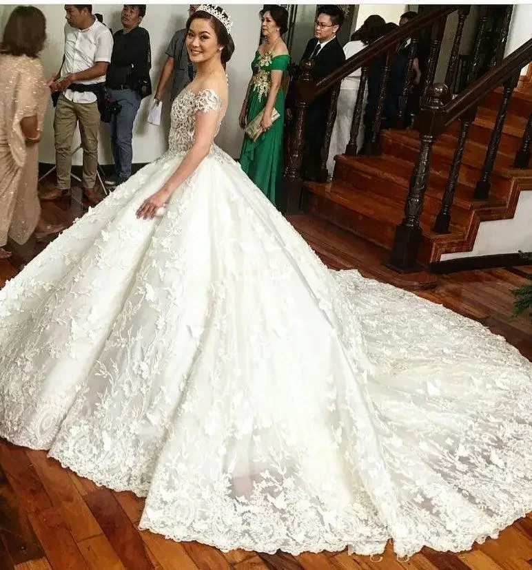 

Customized Cap Sleeves Shinny Beads Crystals Ballgown Weddding Dresses Luxury 3 D Floral Appliques Vestido De Noiva Bridal Gown