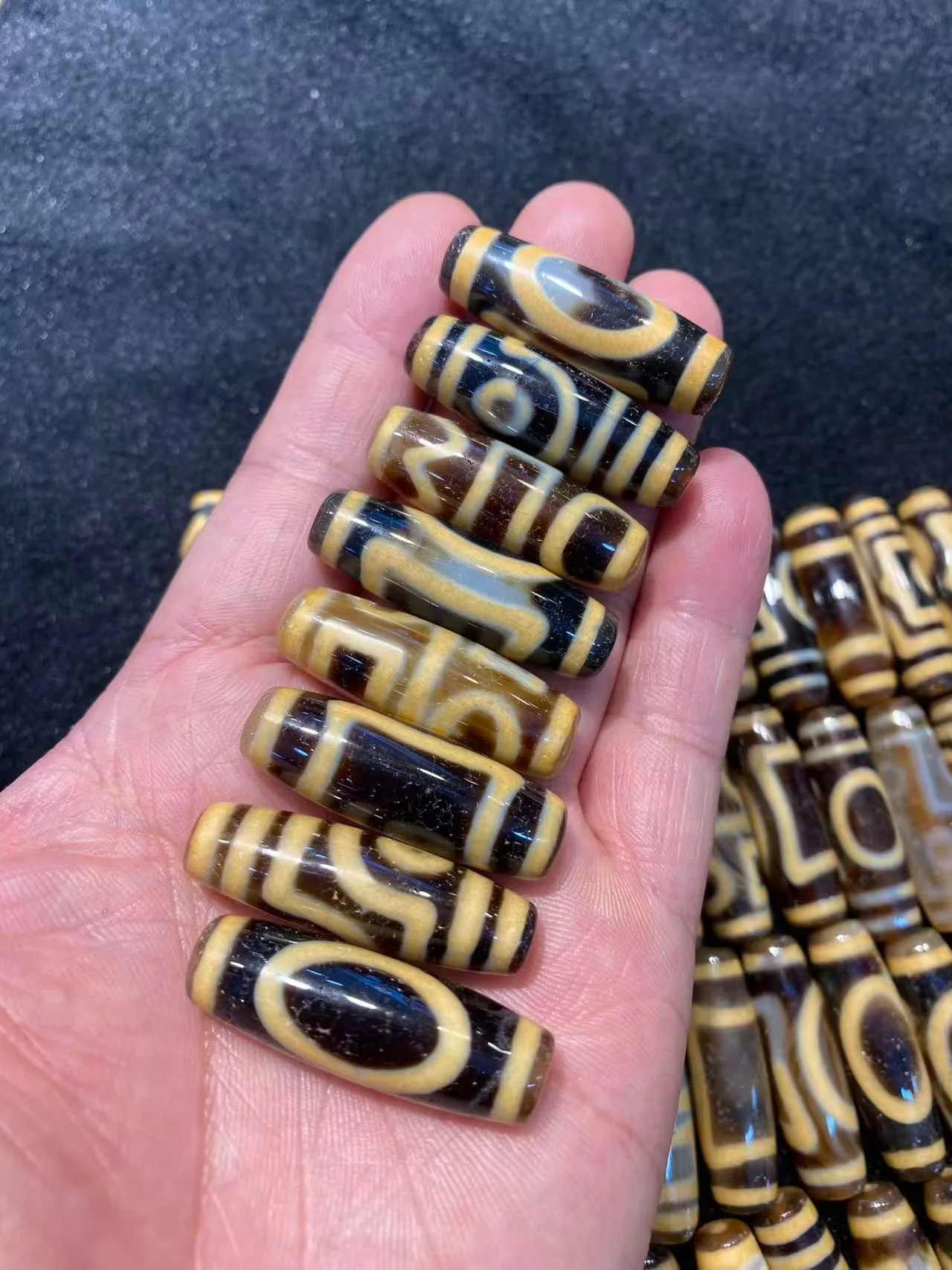 100pcs Special price pack 26-40mm yellowish agate Dzi beads weathered patina Tibetan-style loose beads for bracelets necklaces