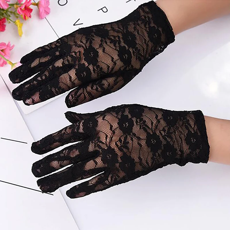 Elegant Ladies Short Lace Gloves New Sheer Fish Net Black White Prom Party Female\'s Fashionable Solid Color Mittens Hot