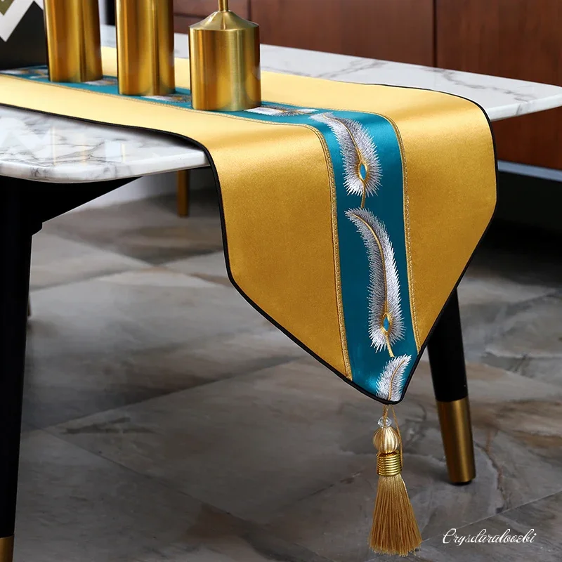 Hot Luxury Table Runners with Tassel Polyester Table Runners with Feature Pattern for Wedding Party Events Home Decoration