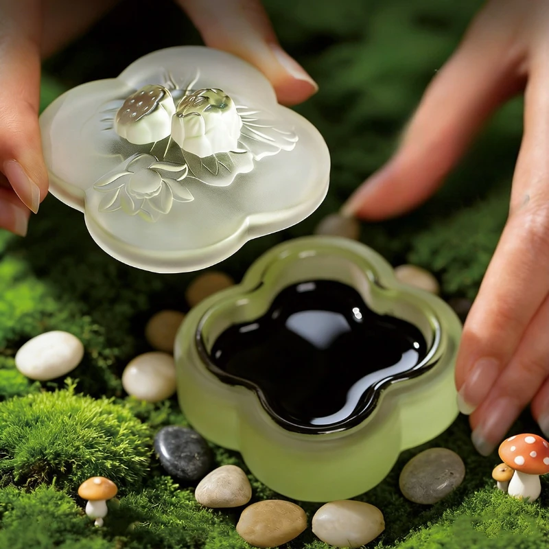 Porcelain Ink Stone with Lid Moisturizing Ink Pool Calligraphy  for Women Portable Use Desk Office Home Art Creative Tool
