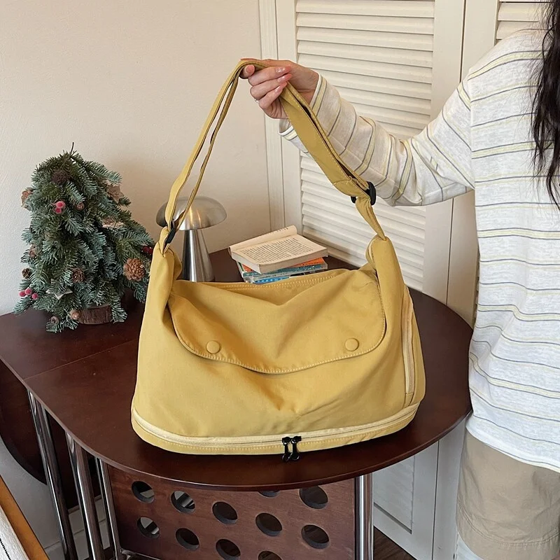 fashionable-large-capacity-yoga-swimming-travel-bag-women's-handbag-crossbody-bag-lightweight-storage-bag-for-outdoor-use
