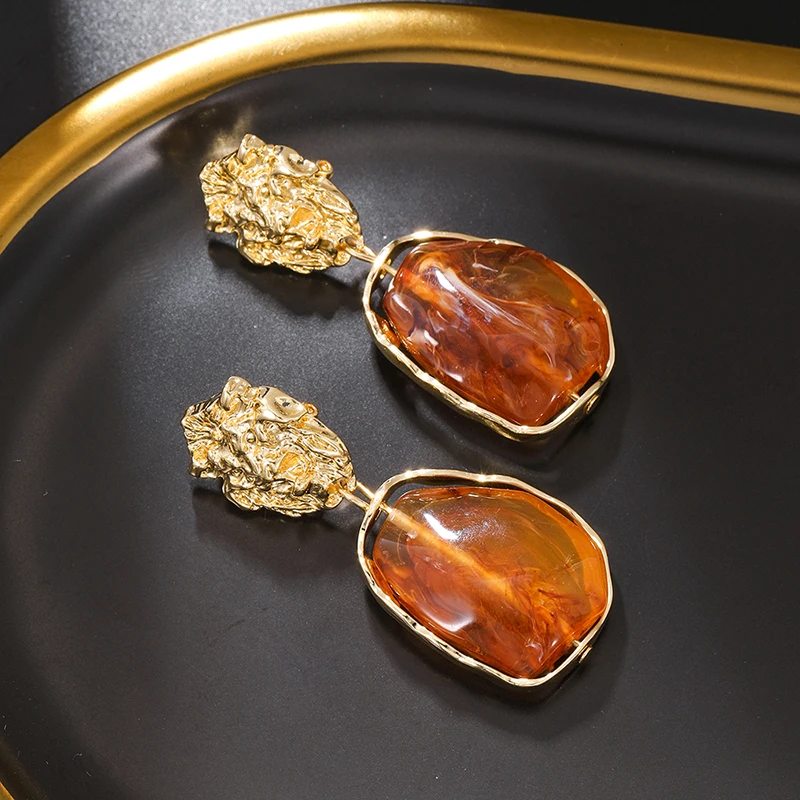 Exaggerated Personality Irregular Resin Clip on Earrings Europe America Fashionable Vintage Geometric Earrings Women Jewelry