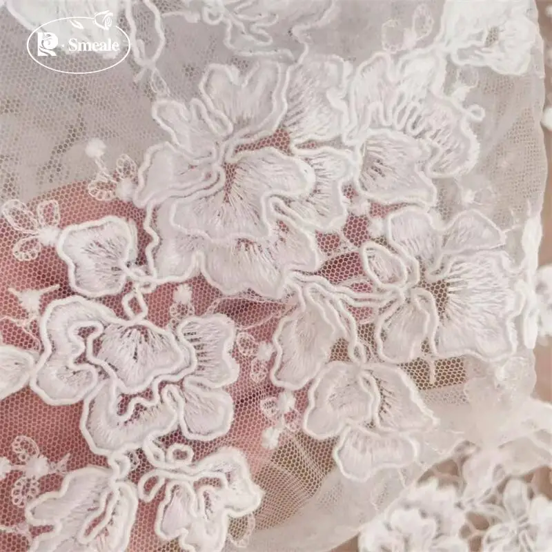 Baumwollstickerei Blumenspitzenstoff, fortschrittliche Randstickerei Blumencluster Braut Hochzeitskleid Stoff – Detail 4