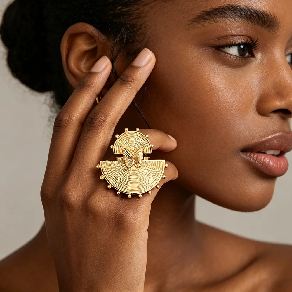 18K vergoldetes, fächerförmiges Schmetterlings-Ohrringe- und Ring-Set für Damen, luxuriöses Accessoire für Hochzeiten und Partys, Geschenk. – Detail 5
