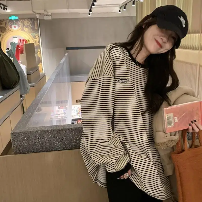 

Women's Stripe Long Sleeve Round Neck T-Shirt Streetwear Base Shirt Autumn Korean Version Top Women's Fashion Outwear Tshirt