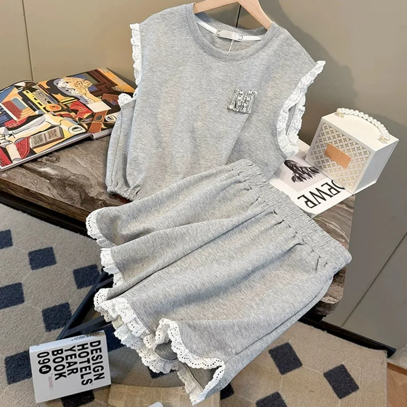 

Sports Fashion Set Women's Spring and Summer New Korean Edition Short Sleeved Top Casual Shorts Two Piece Set