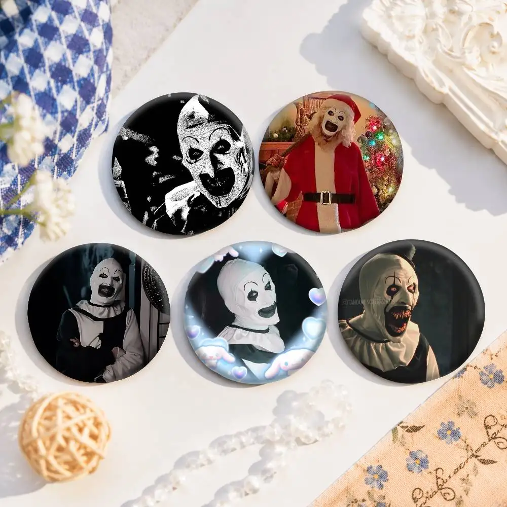 A-T-Terrifier-ES Tinplate Brooch Figure Icon Badge Handmade Brooches For Backpack Clothes Decoration