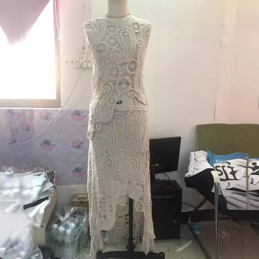 2025 กระโปรงสั้นทําด้วยผ้าขนสัตว์แฟชั่นสตรีพร้อมเสื้อยืดแยกชุด INS