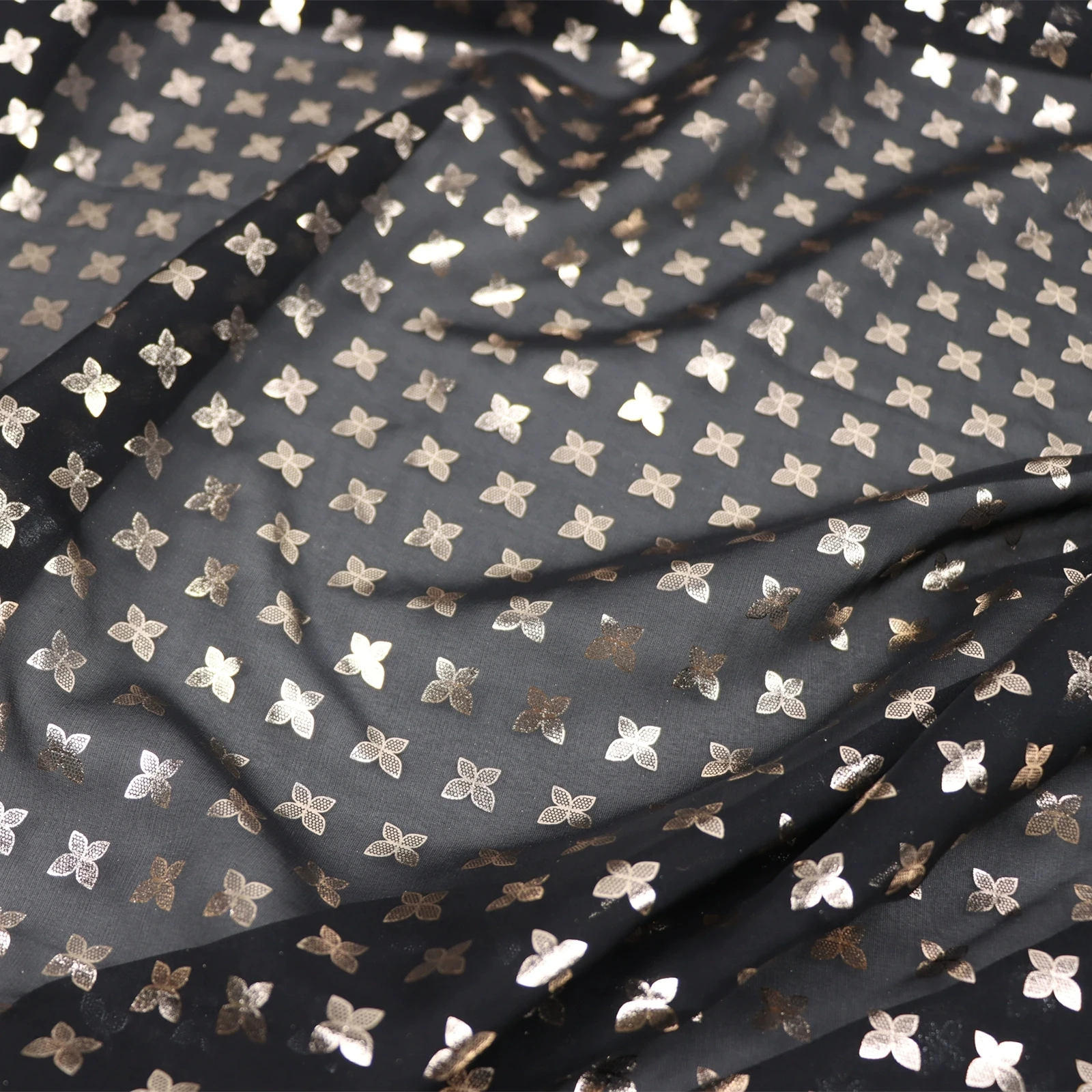 Shiny Soft Nice Elephant Gold Black Silk Peace Fabric Metallic Geometric for Summer Shirt Lining Pants Wedding