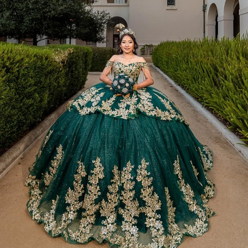 

Emerald Green Quinceanera Dress Ball Gown Off The Shoulder Gold Lace Applique Beads Tull Corset Sweet 16 Vestidos De 15 Años