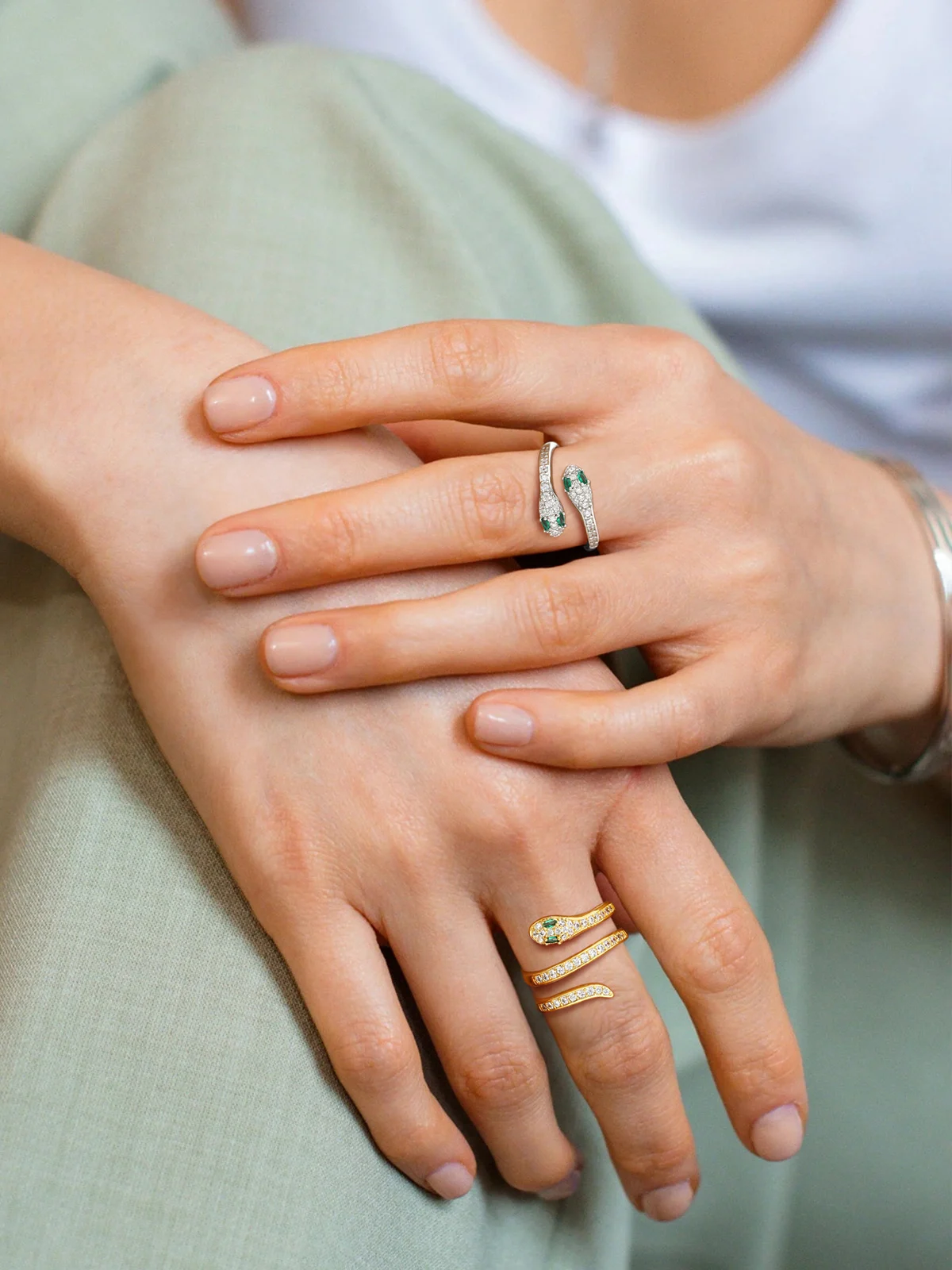 

Кольцо-манжета U7 в виде змеи для женщин, регулируемое, с зелеными глазами и белыми фианитами, роскошное ювелирное украшение в виде животного, подарок для нее