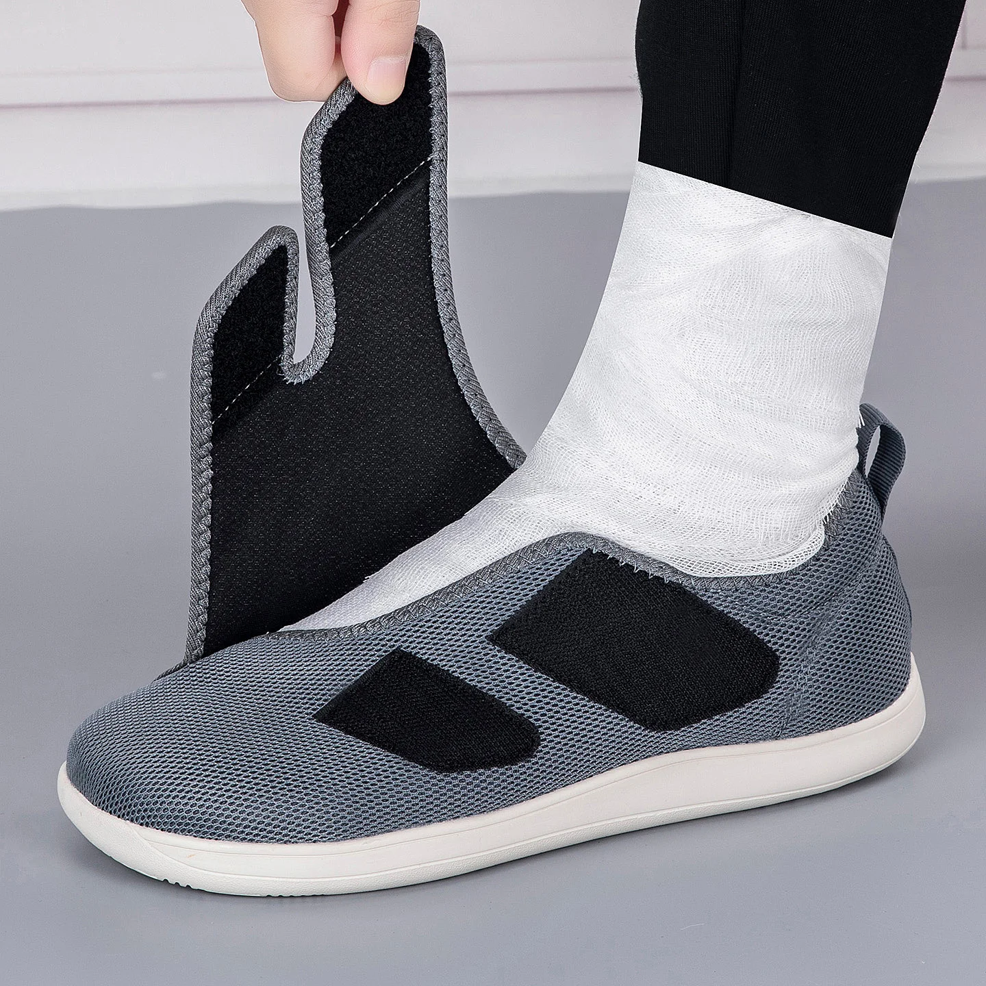 Extra Wide Men's Diabetic Shoes for Elder Easy Top Orthopedics Feet Swollen Adjustable Walking Shoe Elderly Foot Pain Relief
