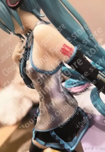 Op voorraad FuRyu Hatsune Miku Black Star Rood Wit Desktop Leuke instant noedels pop animatie Figuur speelgoed cadeau model collectie