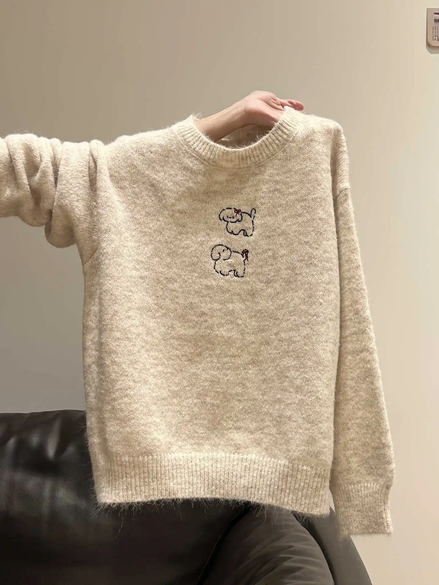 

Осенний наряд, пуловер с круглым вырезом, толстый свитер с длинными рукавами, женское пальто, новинка 2025 года, свободный верх с внутренним слоем, нижний слой