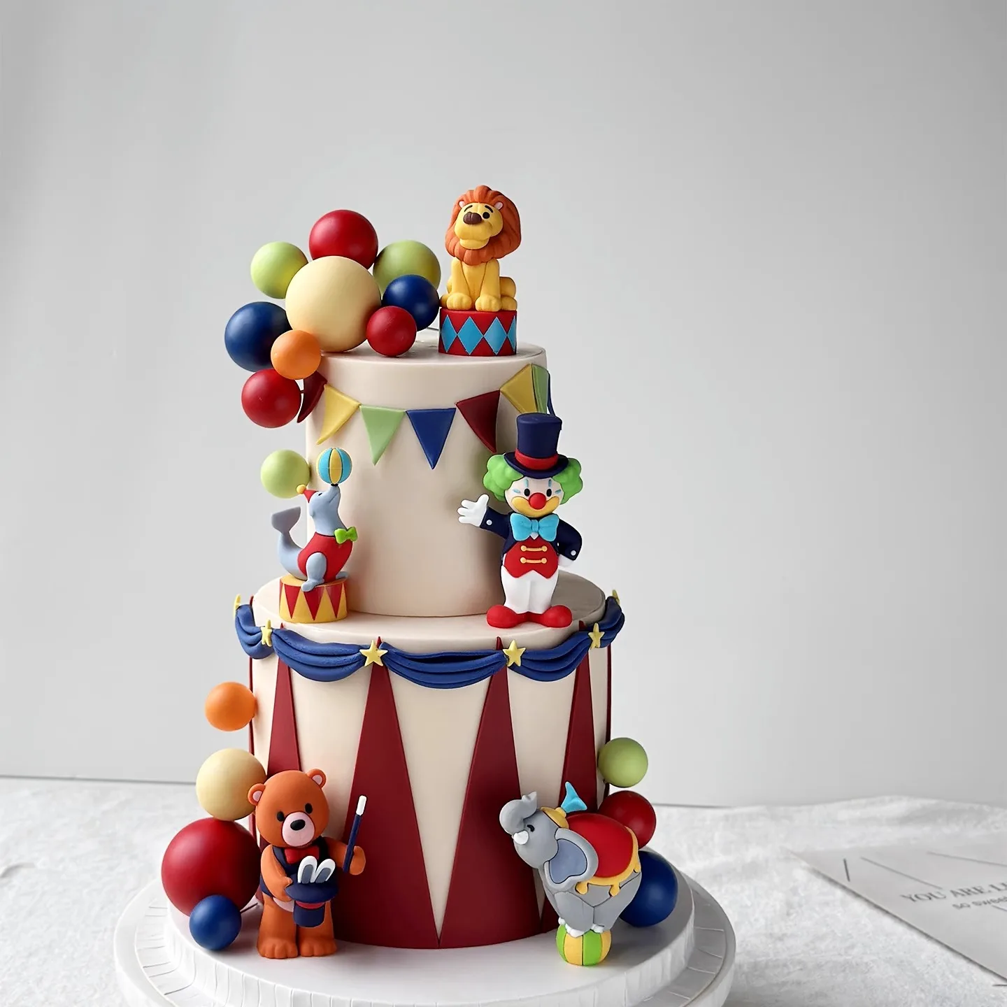 مهرج علوي على شكل كعكة السيرك، الأسد البهلواني، الفيل، أسد البحر، الدب الساحر للأطفال، زينة حفلة عيد الميلاد الأول السعيدة