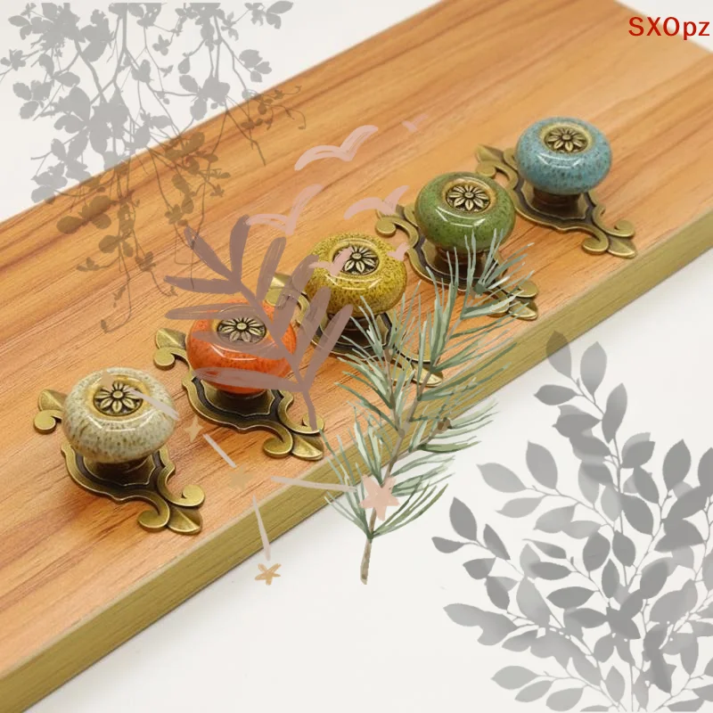 Creative Single Hole Ceramic Knob: Ethnic Style Antique Bronze Flower Pull Handle Cabinet