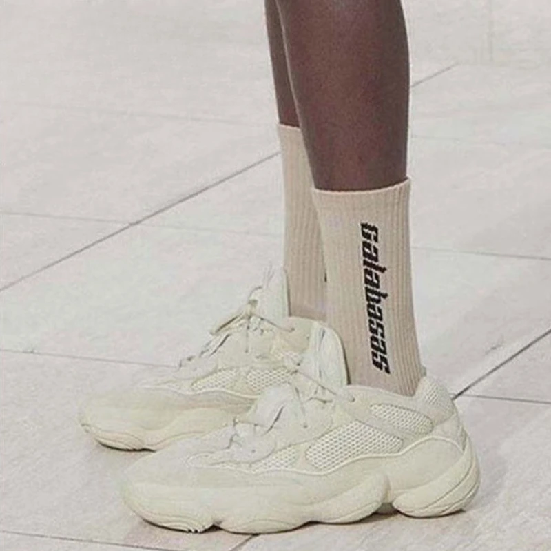 1/6 أزواج الربيع والخريف موضة جديدة نمط الأبجدية العصرية الرياضة الرجال الجوارب الطويلة امتصاص العرق وتنفس الرجال الجوارب #4