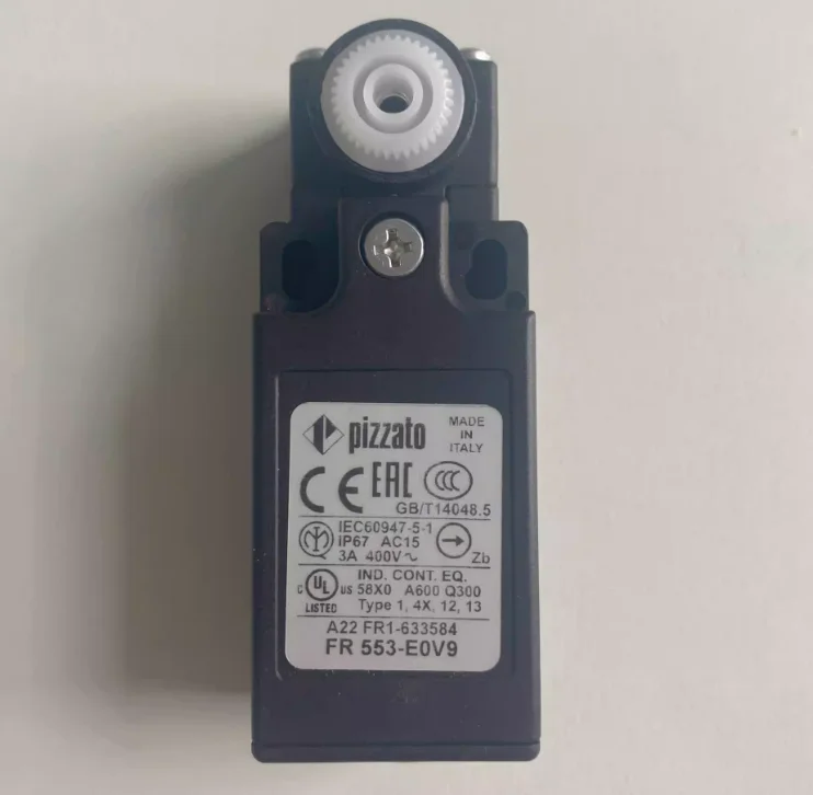 New original Pizzato limit switch FR 553-E0V9