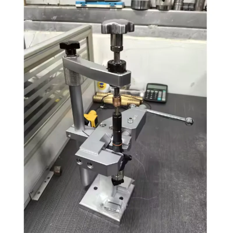 Common Rail Injector Disassembly RackInjector Disassembly Tool with Fixed Fuel Nozzles