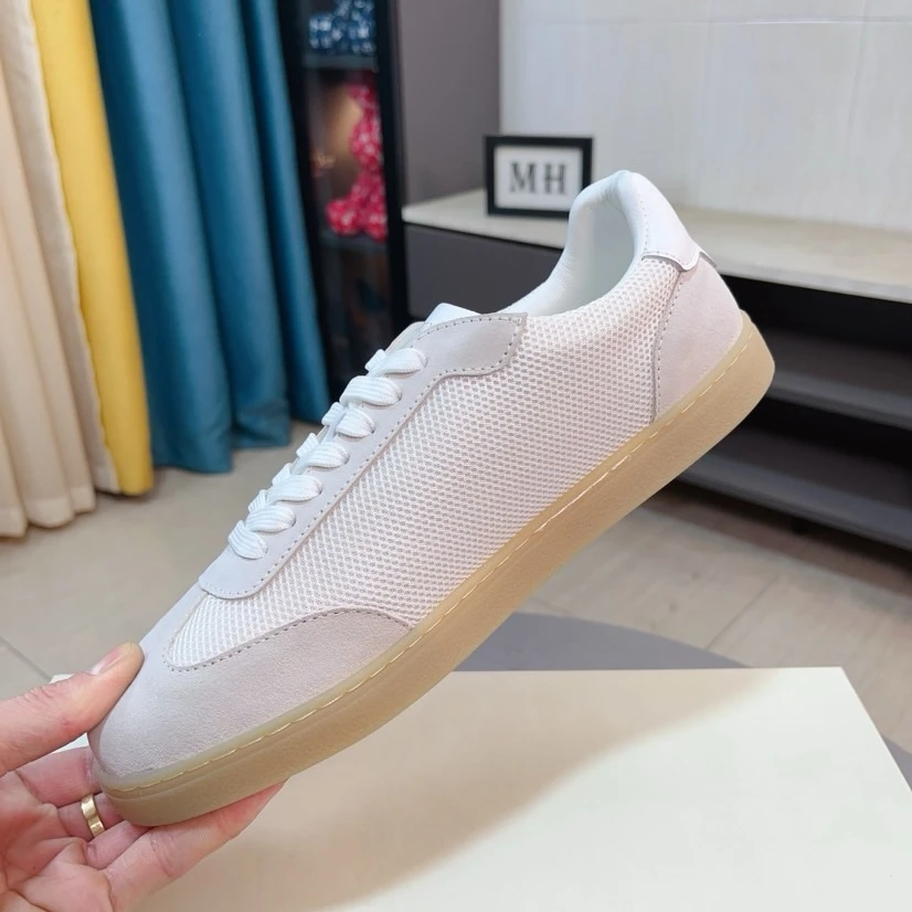 

Мужские кроссовки класса люкс ручной работы: повседневные, спортивные, из глянцевой овечьей кожи, с подкладкой из искусственной замши и телячьей кожи. Отличный подарок к празднику.