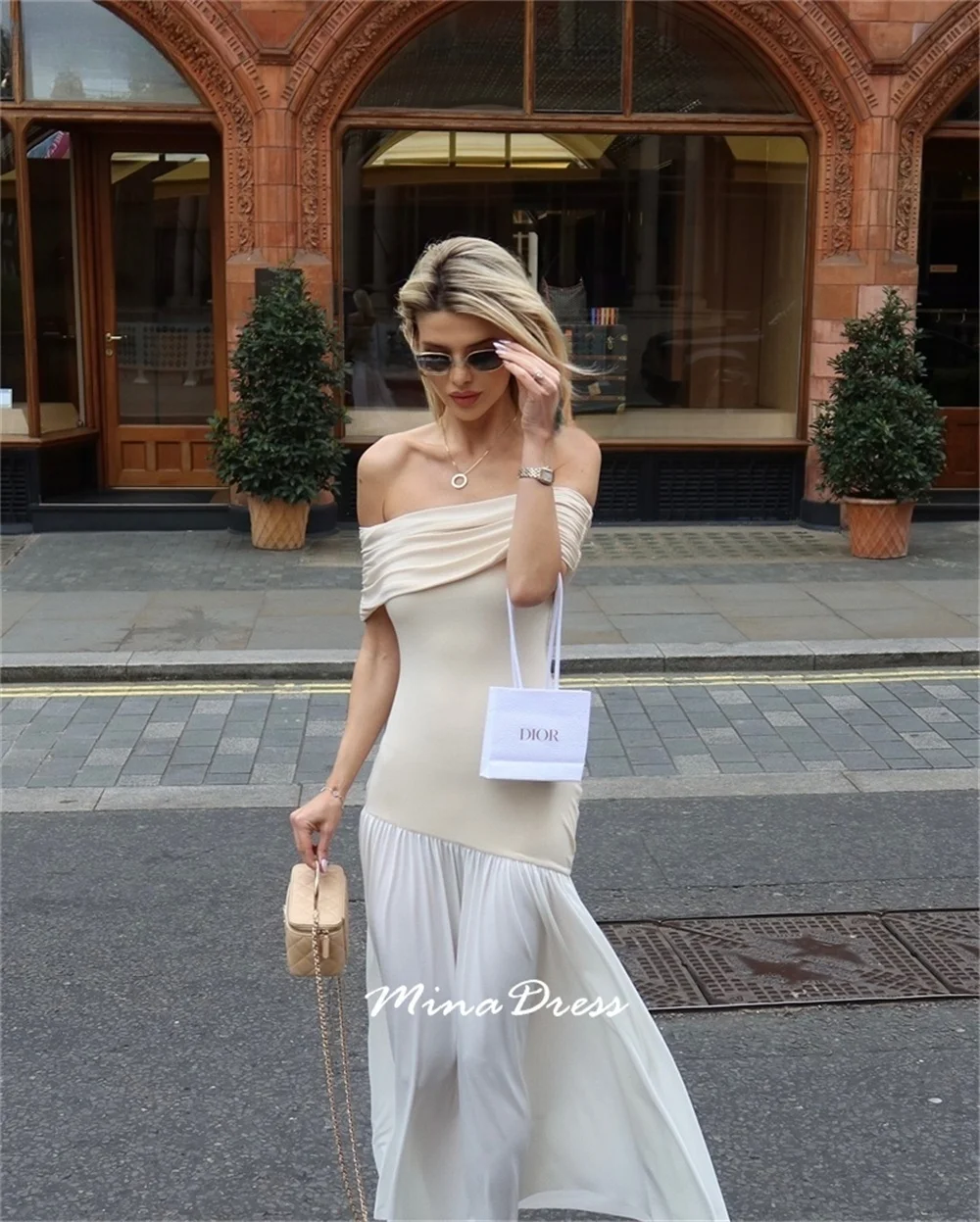 Mina Maßgeschneiderte One-Shoulder-elegante Partykleider für Damen, zweifarbige Ballkleider, luxuriöses, trägerloses, fehlendes Berichte-Abendkleid