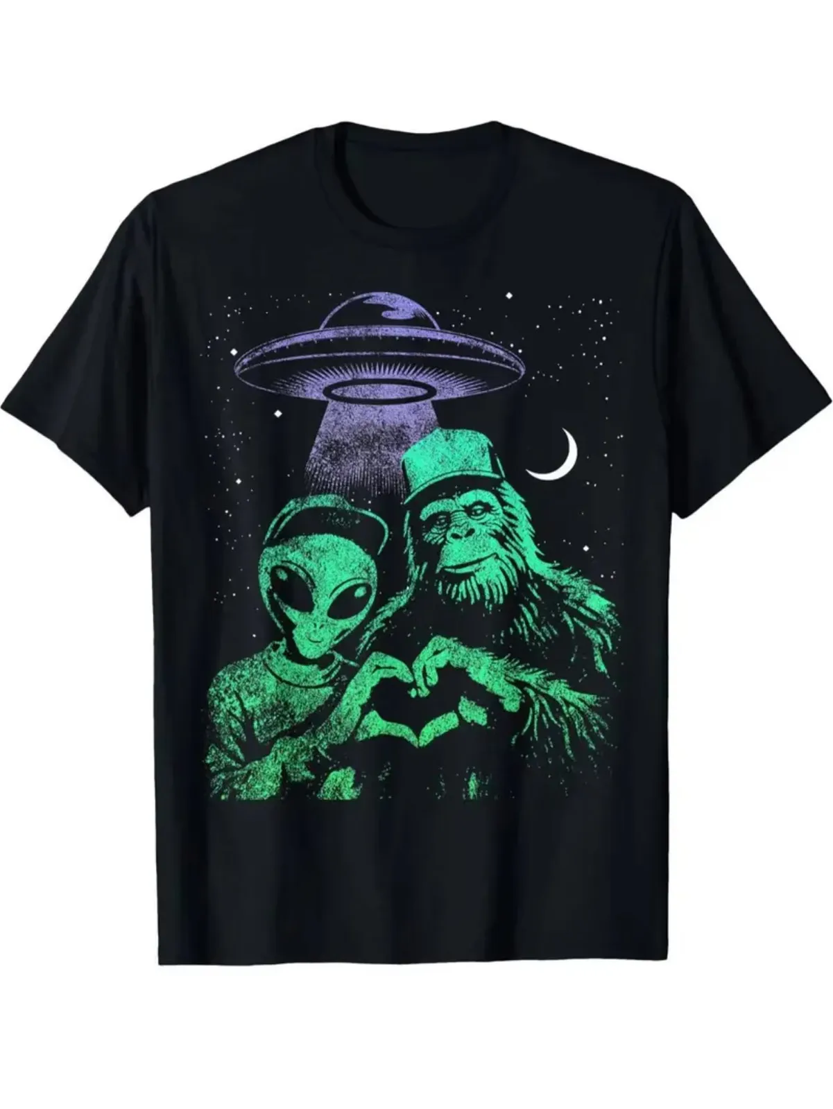 

Funny Sasquatch And Alien Love Hand Sign Graphic T-Shirt for Men 100%, Black Cas