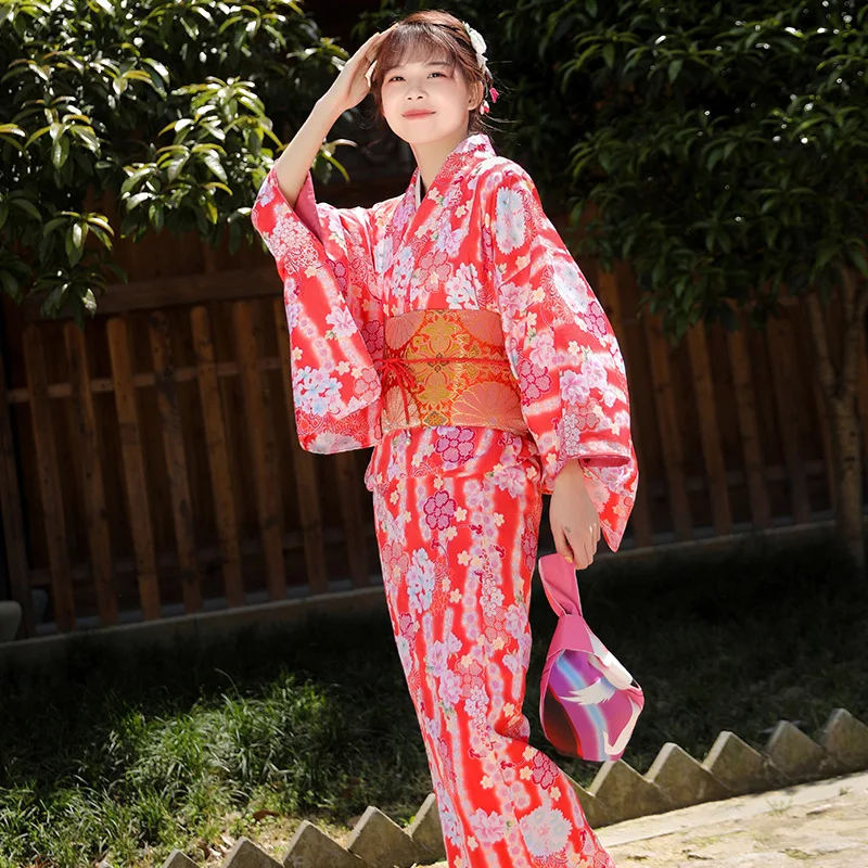 

Japanese Kimono, Women's Traditional Formal Wear, Small Gain, Length 160 cm ,Need To Fold The Lapel Wearing Method,Red Flower