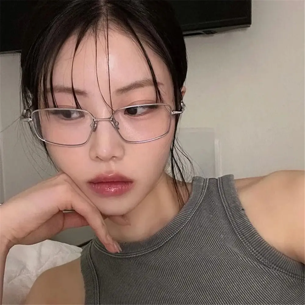 

New Fashion Irregular Square Shades for Women Men Trendy Narrow Frame Sun Glasses Anti Blue Light Small Square Sunglasses