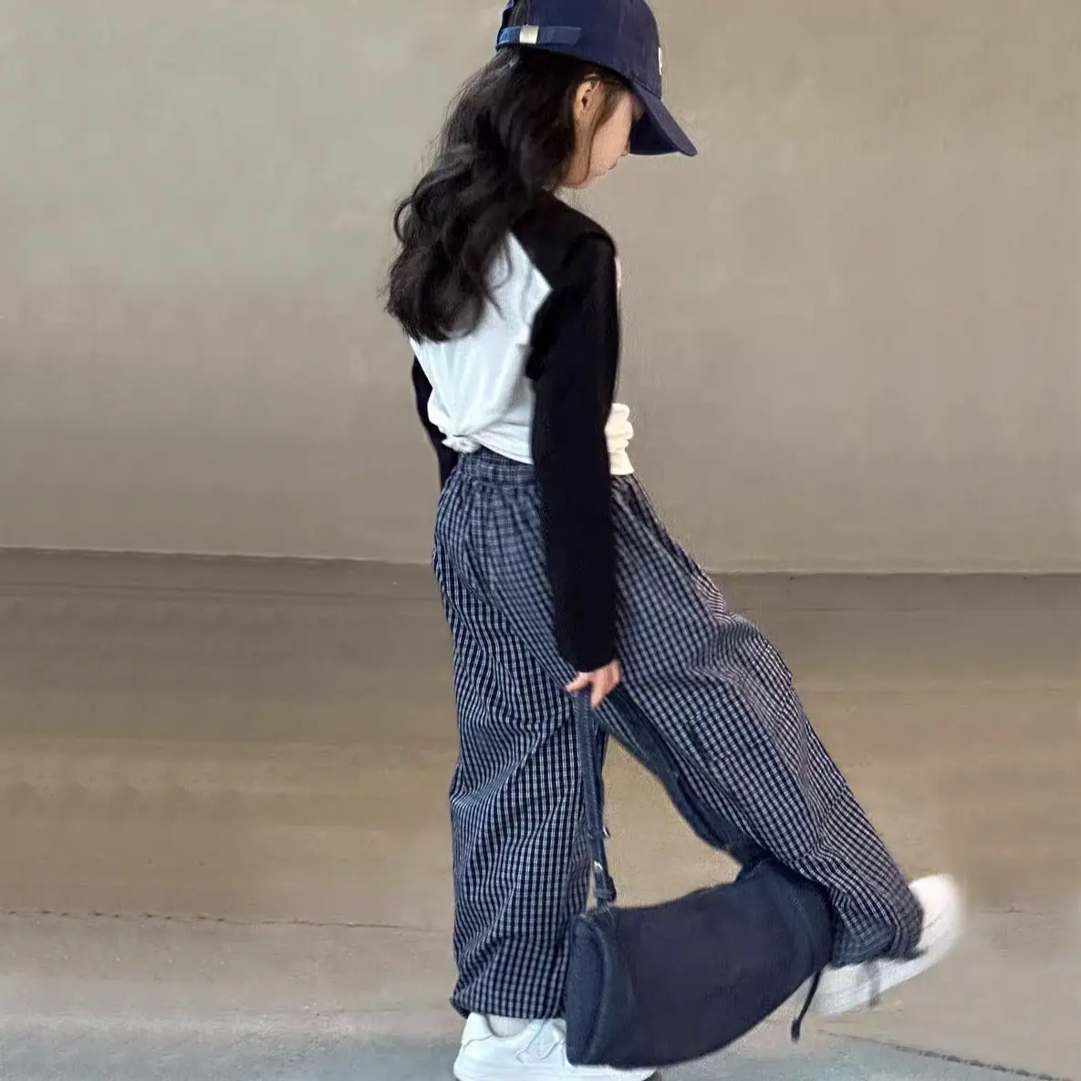 2026 Spring Autumn Kids' Korean Style Wide Leg Plaid Cargo Pants Stylish Loose Fit Boys Girls Casual Pants for School Outdoors​