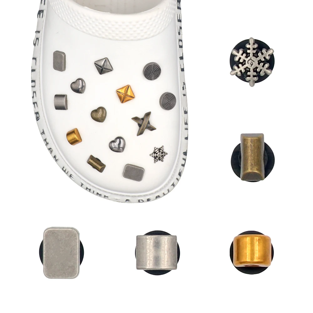 1-conjunto-de-14-pecas-de-acessorios-decorativos-estilo-punk-para-sapatos-crocs-e-sandalias-com-furos-destacaveis-em-formatos-de-floco-de-neve-quadrado-e-retangulo