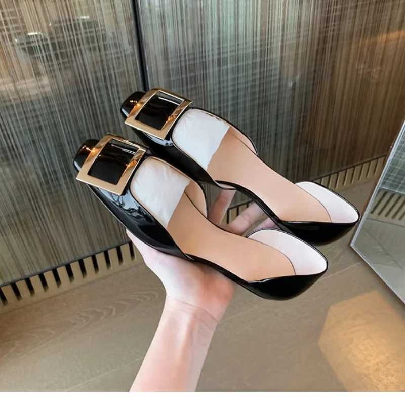 

New Designer Women Patent Leather Flat Shoes Beautiful Metal Buckle Casual Boat Shoes Girl Loafers Summer Two-piece Sandals