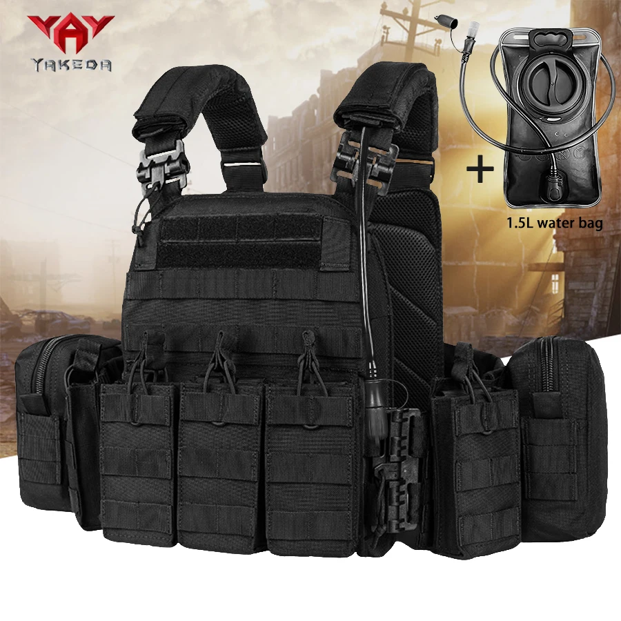YAKEDA multifunctional portable hunting vest with 1.5L water bag and built-in water bag compartment at the back