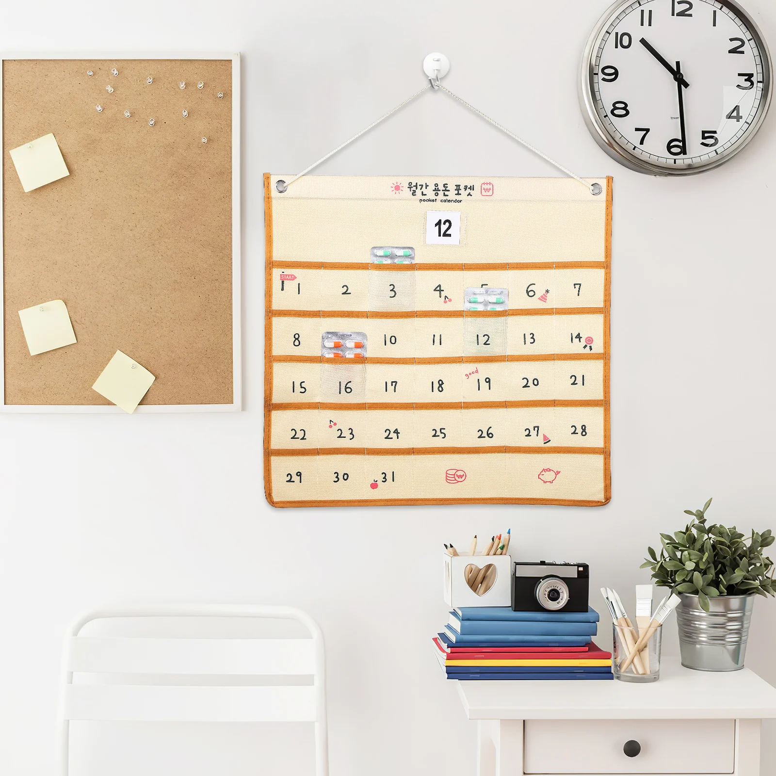 

Nonwoven Fabric Monthly Calendar Wall Hanging Organizer Over Door Storage Pouch Multifunctional Pocket Calendar Pocket