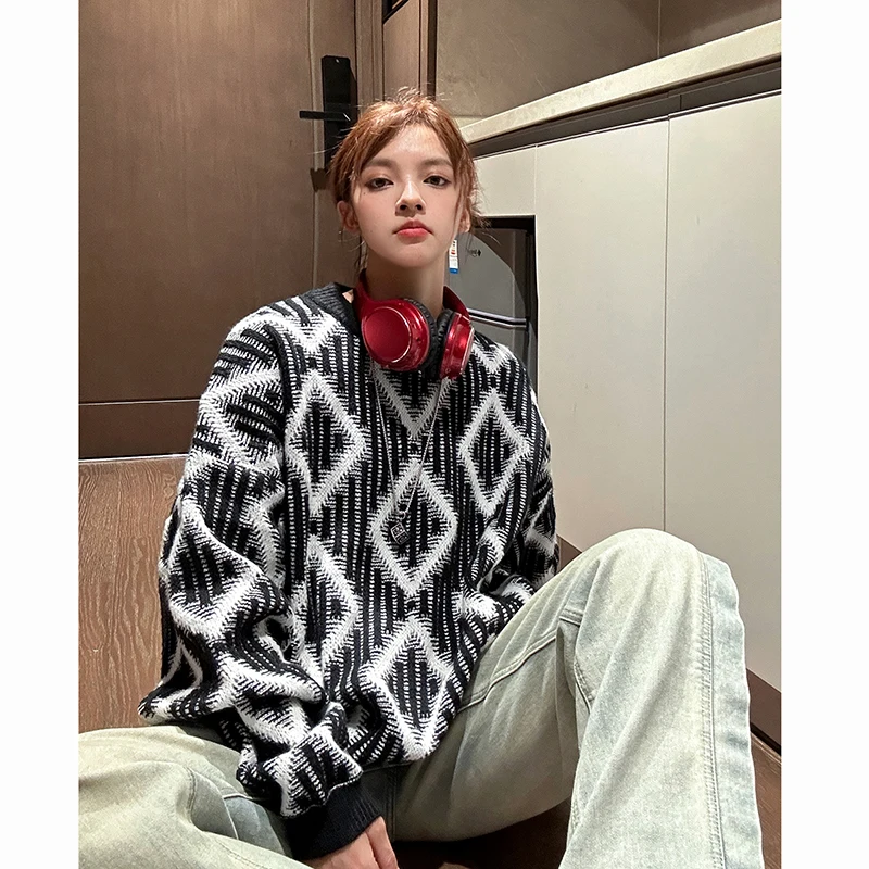 

Мужской вязаный свитер в клетку свободного кроя, осенне-зимний, с круглым вырезом, крупной вязки, повседневный, комфортный, винтажный, в гонконгском стиле, для пар.