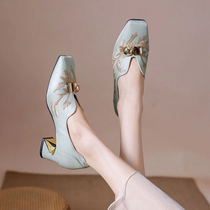 

Retro Metal Buckle Square Toe New Chinese Embroidered Flower Block Heel Single Shoes Women's National Style Soft Sole Shoes35-43
