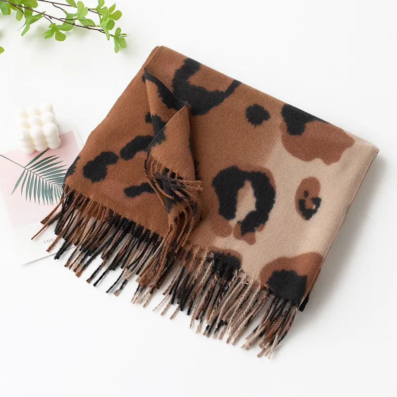 Fashion Trend Soft Warm Scarf Women Luxury Retro Leopard Print Imitation Cashmere Tassel Scarves Shawl Clothing Accessories Gift