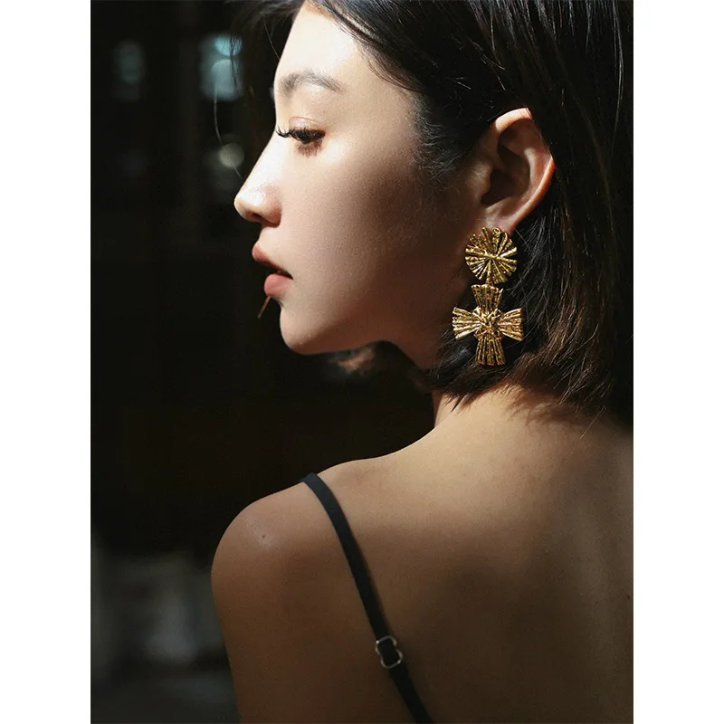 

Высококачественные европейские и американские французские нишевые винтажные латунные соломенные кресты в стиле ретро, металлические серьги-гвоздики