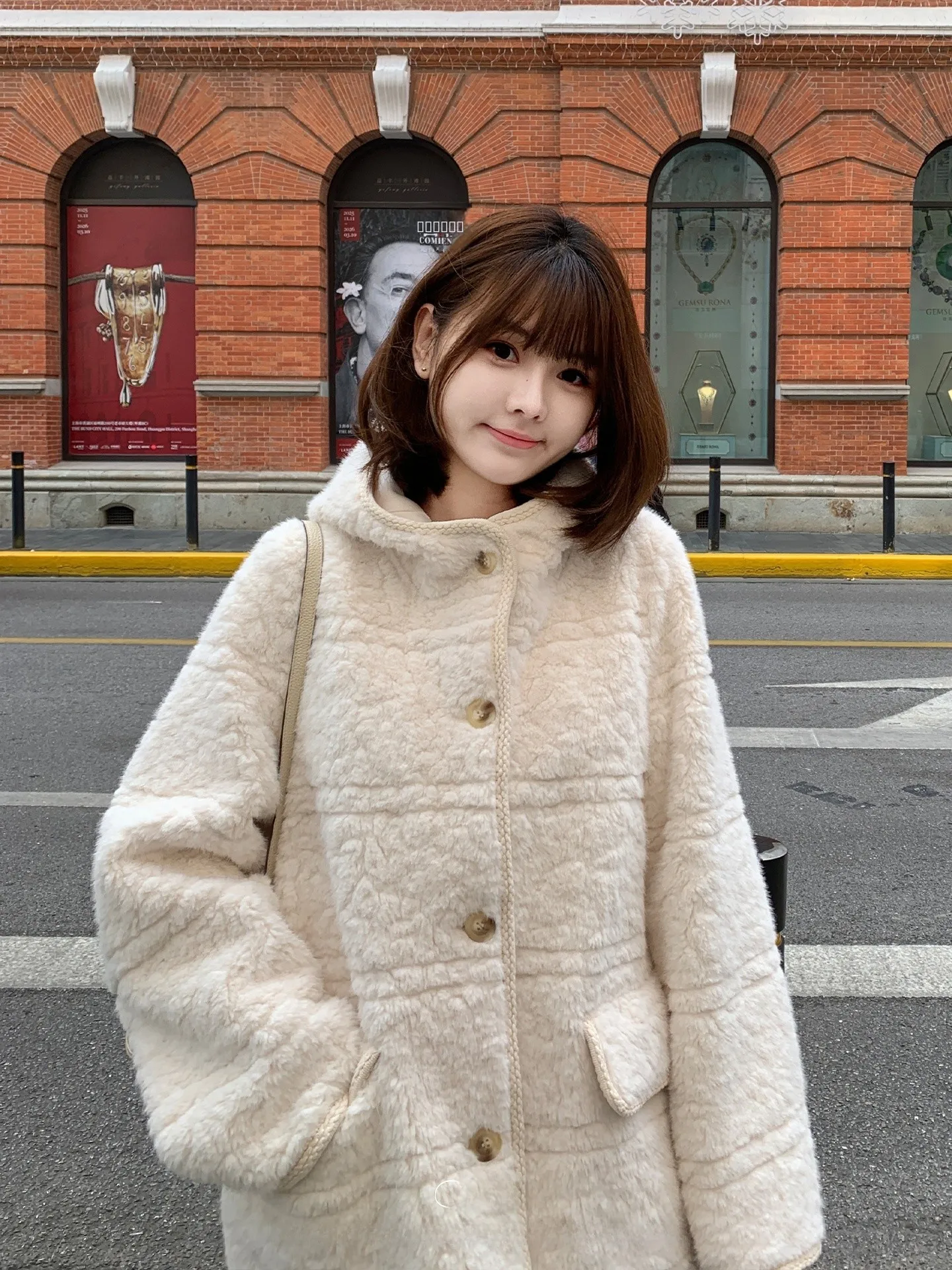 

New Arrival Large Size Women's Jaet Maxisi earling Coat Cut Lines Leather Fur Inteated Lamb Fur Outerwear