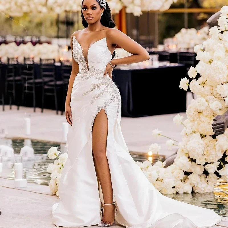 Maßgeschneiderte Schatz-Kristalle Perlen Meerjungfrau Brautkleider Sweep Zug Satin Split Side Vestido De Casament Brautkleider