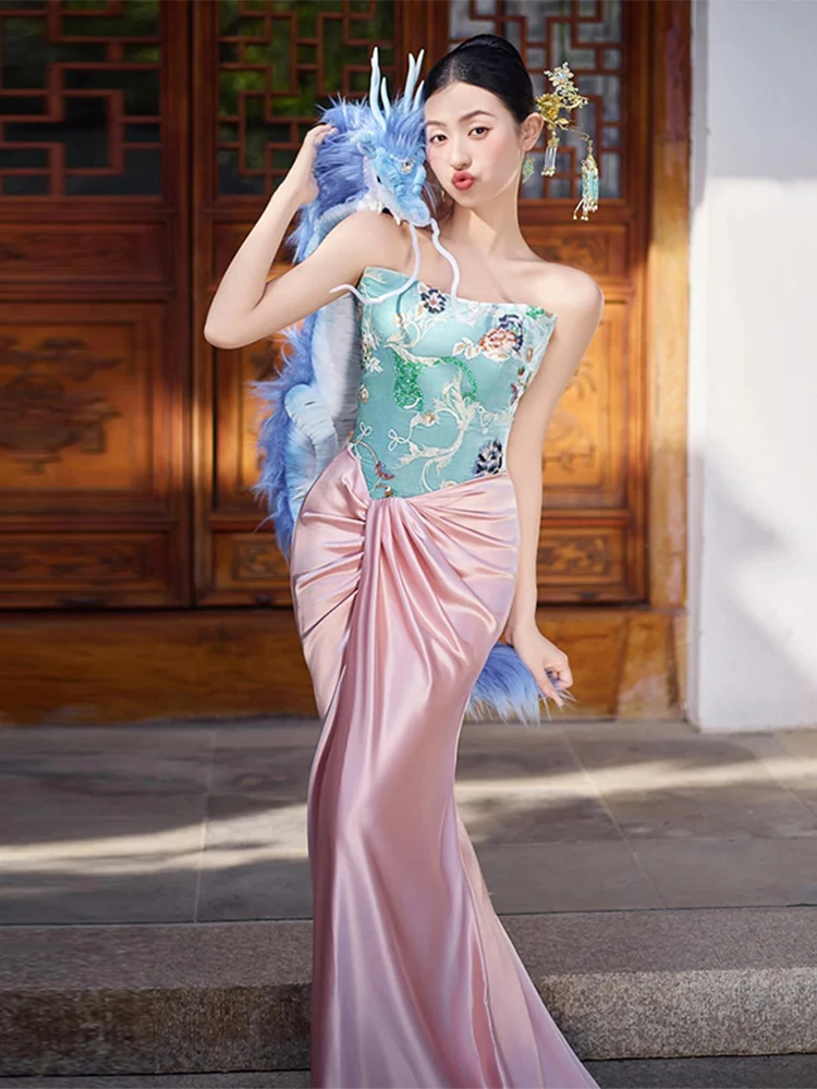 

Розовый утренний халат-платье из атласа с воланами в винтажном китайском стиле для помолвки и свадебного торжества