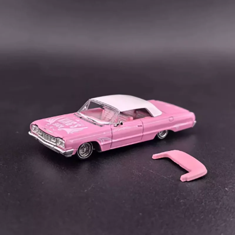 

Fine Works 1:64 Impala Alloy car Model Scene simulation Collection Display Toy Gifts Souvenirs