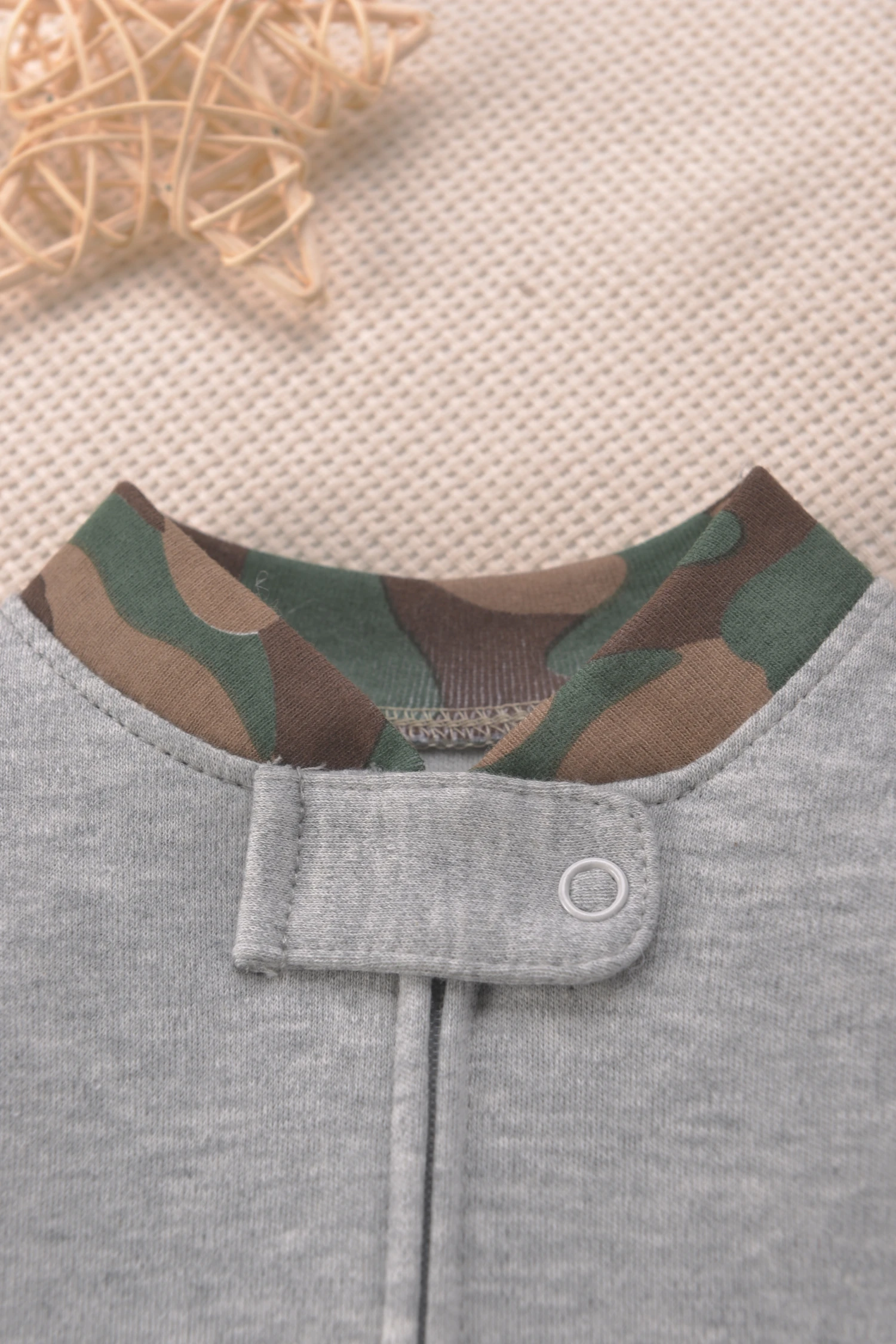 رومبير قطني ناعم باللون الرماد - مراجعة Cotton Baby Onesies Zipper وسعره