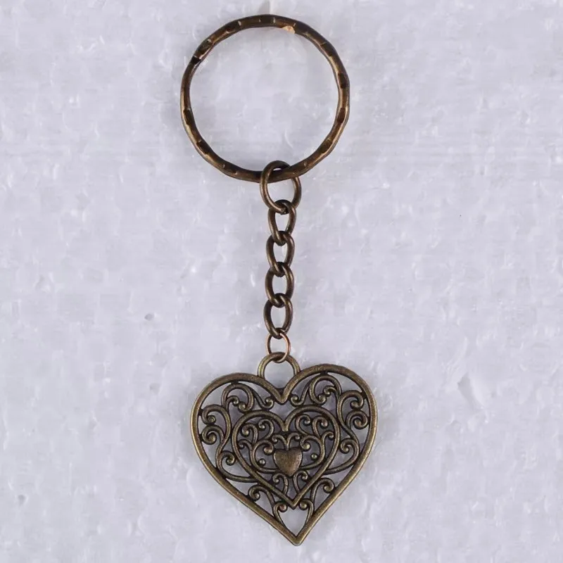 Antique Bronze Vintage Filigree Heart Key Chain Metal Alloy Heart-Shaped Charm Keychain Jewelry Women Men Fashion Male Jewellery