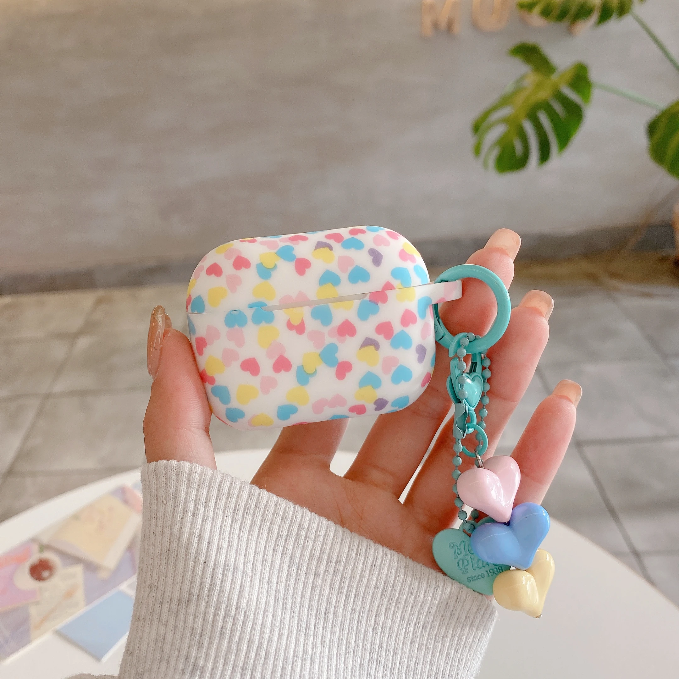 Custodia per Airpods 4 Cuori colorati stampati in silicone per Airpods Pro 2 3 Accessori per auricolari Guscio morbido con spina pendente Funda