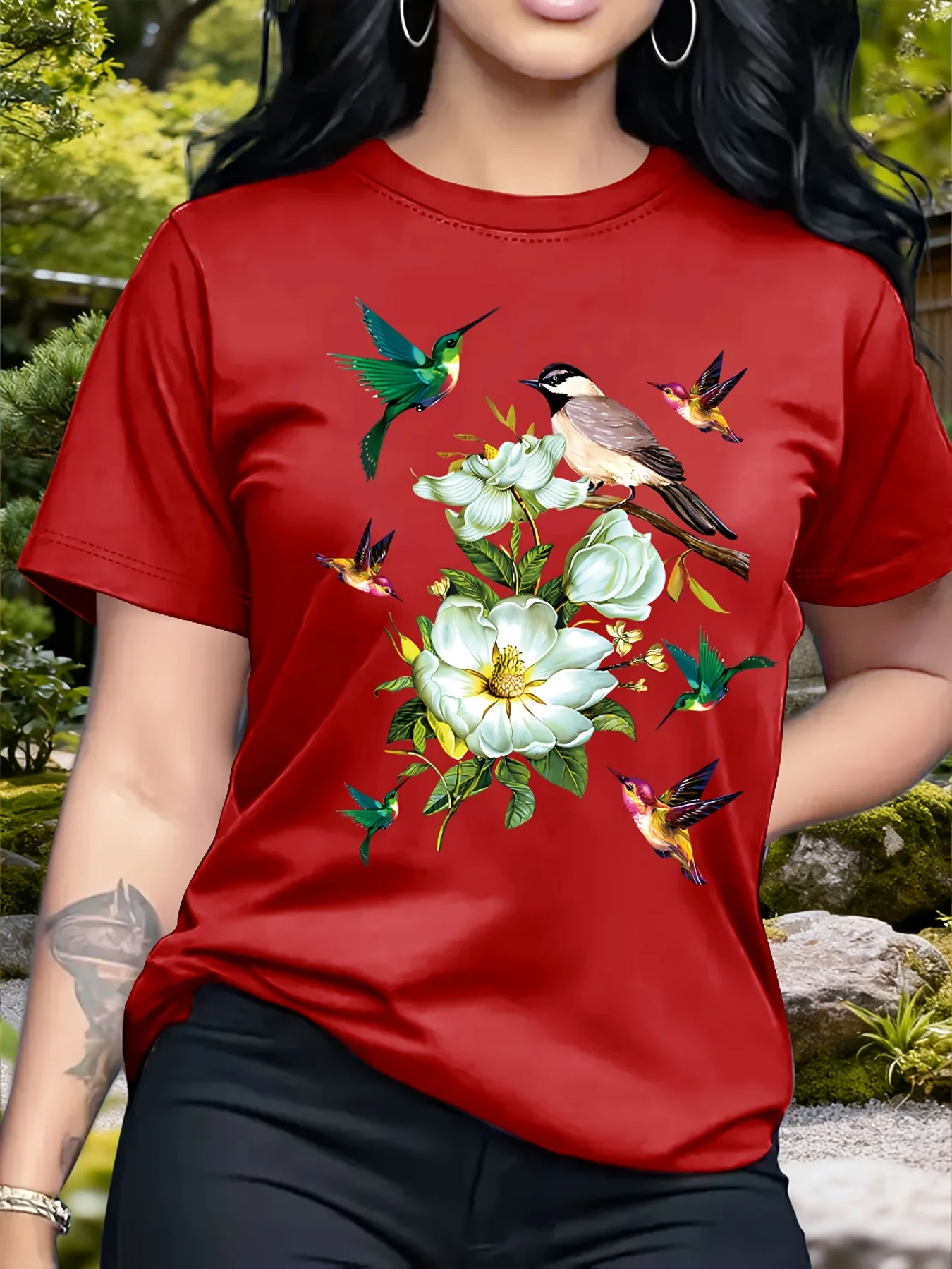 Bird and Flower Pattern Round Neck Short Sleeved T-shirt for Women's Casual Top Suitable for Sweet Wearing Outdoors and Indoors