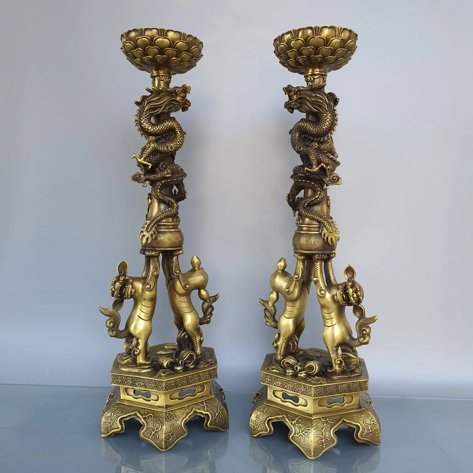 

Латунная статуя дракона, терраса лотоса, подсвечник, двойной пьедестал льва, восковая платформа, пара украшений для богатства