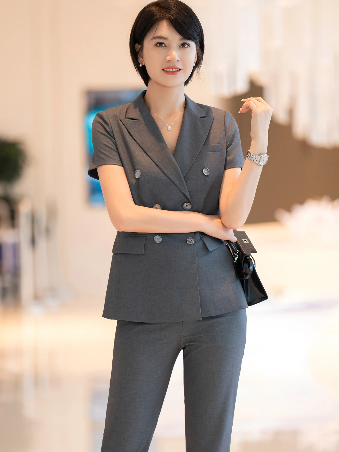 

Летний деловой костюм Jiang Feifei 2026: Новинка, профессиональный комплект для работы и повседневной носки