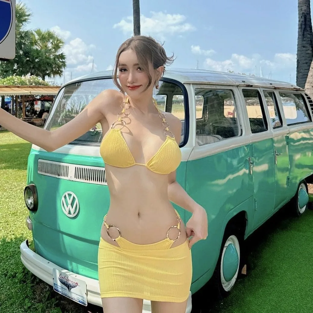 

New Swimsuit Women's Solid Color Thailand Vacation Solid Color Three-piece Bikini Women's Swimsuit
