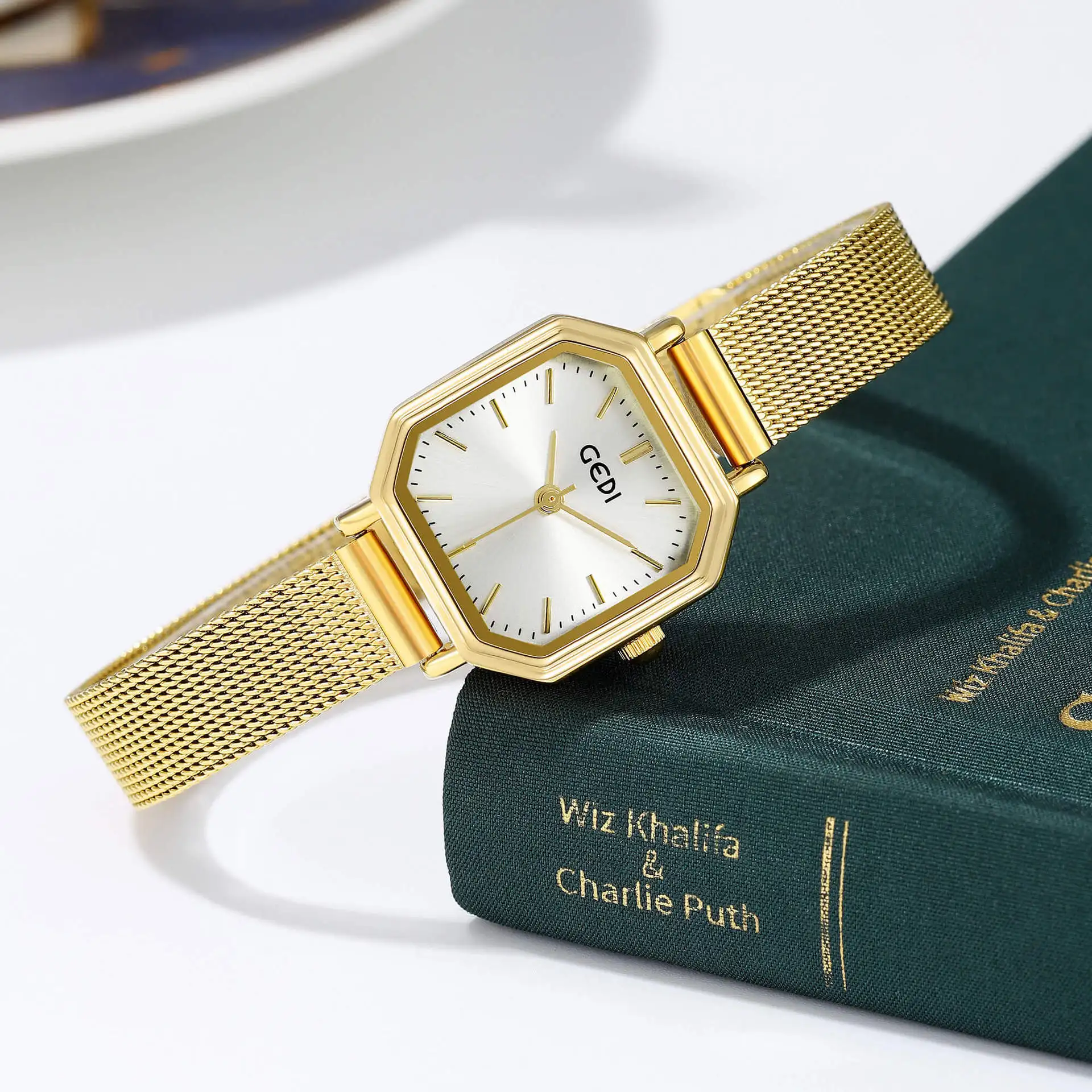 Goldie Creative Multi angle Cutting Disc Simple and Advanced Ins Style Women's Quartz Watch Alloy Strap 13039-2